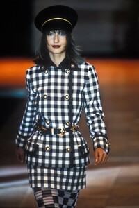 537980170_Versace1993WomenRTW40.thumb.jpg.08060228a227a85a886dd0bd00438892.jpg