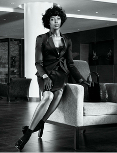 Vanderperre_W_Magazine_November_2013_04.thumb.png.b1c91f5de4807366fa47b360819b831e.png