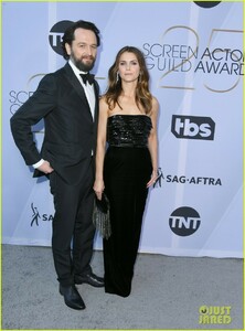 keri-russell-matthew-rhys-bring-the-americans-to-sag-awards-14.jpg