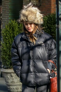 keri-russell-winter-street-style-01-22-2019-4.jpg