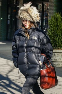 keri-russell-winter-street-style-01-22-2019-5.jpg
