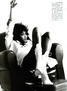 von_Unwerth_Vogue_Italia_June_1990_03.thumb.png.efc4c2a8ef5050f2521d027adc6f4821.png