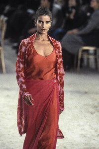 1139914612_DriesVanNoten1997WomenRTW65.thumb.jpg.3febbd29fcbb85e6c1a7431a919902d3.jpg