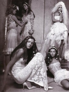 Vogue Paris - 2006 04 -206.jpg