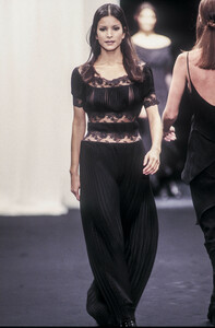2137499078_AlbertaFerretti1993WomenRTW100.thumb.jpg.dce733b89974550c3fc560c19da9f462.jpg