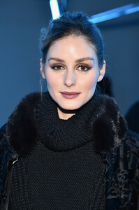 3072318_OliviaPalermoSallyLaPointeFrontRowFebruaryHja1uHqH8JVx.thumb.jpg.29128e705e148103e21f25c80a5c1901.jpg
