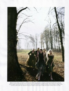 Vogue Paris - 2006 04 -216.jpg