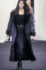 451411325_AlbertaFerretti1993WomenRTW45.thumb.jpg.74bba758d7b21a46fd5b84936735e67e.jpg