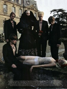 Vogue Paris - 2006 04 -208.jpg