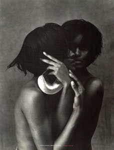 Africa_Ferri_Vogue_Italia_June_1989_01.thumb.png.05ee2a6fa4850f85cc18222b6bf62dcf.png