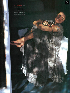 Nodari_Vogue_Italia_June_1989_08.thumb.png.cf3f4eb01dd9d0732b518c54d94c43db.png
