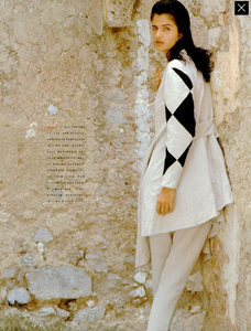 Nodari_Vogue_Italia_June_1989_10.thumb.png.77c4a2b0918e77b593699f8c00257512.png