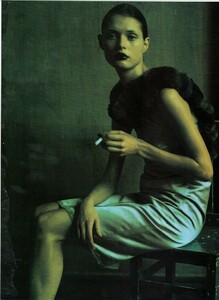 Roversi_Vogue_Italia_December_1998_01.thumb.png.9faa199a78d65d506763fecbd5f534fd.png