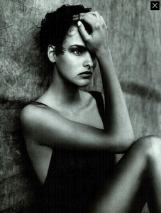 Sole_Ferri_Vogue_Italia_June_1989_04.thumb.png.91ba69f80d09c82ba1d86f3795e5bedb.png