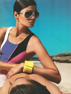 VogueBR_November2010_SolDeVerao_12.jpg