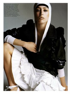 VogueFR_April2005_AthleteDuStyle_09.jpg