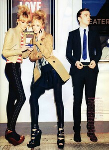 VogueJP_June2010_CallItLove_08.jpg
