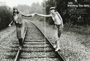 VogueJP_October2004_TrackingTheGirls_01.jpg
