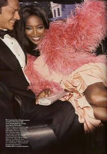 VogueUK_December2007_Naomi_01.jpg