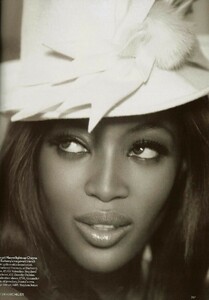 VogueUK_December2007_Naomi_12.jpg