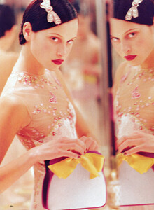 VogueUS_March1998_MaximumImpact_02.jpg