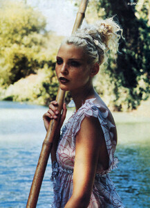 VogueUS_May1994_AGrecianTurn_03.jpg