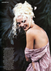 VogueUS_May1994_AGrecianTurn_07.jpg