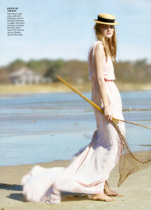 VogueUS_November2011_SweptAway_03.jpg