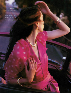 Wickrath_Vogue_Italia_June_1989_03.thumb.png.30f5e0ca60c58dc76b042071aedf2150.png
