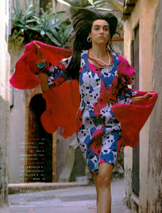 Wickrath_Vogue_Italia_June_1989_05.thumb.png.f96e1d4b465227204a149e61d47538fc.png