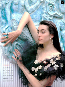 Wickrath_Vogue_Italia_June_1989_06.thumb.png.630bb170b1b0e3ba726048c10808dd69.png