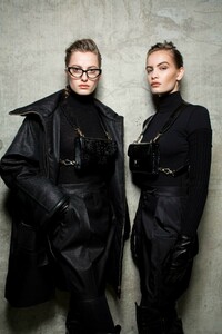 backstage-defile-max-mara-automne-hiver-2019-2020-milan-coulisses-79.thumb.jpg.70db78e208d893bf43e0b607f6255a54.jpg