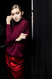 backstage-defile-tom-ford-automne-hiver-2019-2020-new-york-coulisses-42.thumb.jpg.0016daa67116aa6aecf2bcb0f5ddd6d0.jpg