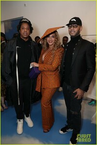 beyonce-jay-z-couple-up-at-dreamweavers-exhibition-opening-celebration-03.JPG