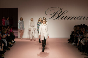 blumarine-rf19-0538.thumb.jpg.4b8c50d8a478256be1244e9d385aa59e.jpg
