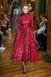 defile-erdem-automne-hiver-2019-2020-londres-look-12.thumb.jpg.4f5ed965550ace7afed89b812c6105b6.jpg