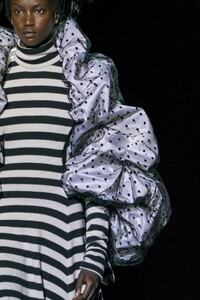 detail-defile-marc-jacobs-automne-hiver-2019-2020-new-york-detail-113.thumb.jpg.203af2a13523f8a1f845d4e895e0d2f7.jpg