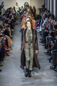 etro-rf19-0681.thumb.jpg.8f3e516dbbeeabe4f3d8ec733eccadbc.jpg