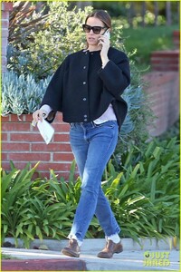 jennifer-garner-santa-monica-february-2019-02.jpg