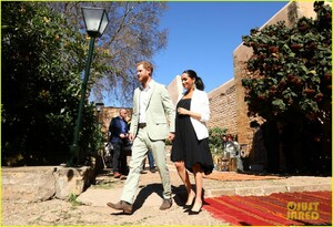 meghan-markle-quick-change-morocco-prince-harry-55.jpg