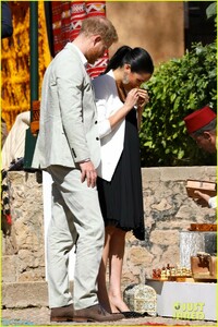 meghan-markle-quick-change-morocco-prince-harry-56.jpg