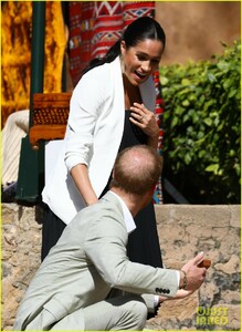 meghan-markle-quick-change-morocco-prince-harry-57.jpg