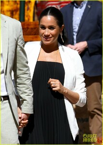 meghan-markle-quick-change-morocco-prince-harry-64.jpg