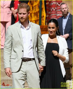 meghan-markle-quick-change-morocco-prince-harry-66.jpg