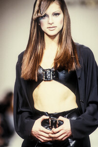 1002014046_PacoRabanne1993WomenRTW79.thumb.jpg.06734d498fa3d1b7bdffd5daba0f91ce.jpg