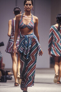 1459025179_Missoni1995WomenRTW62.thumb.jpg.e470c369ba21f8a9838942458b9417bd.jpg