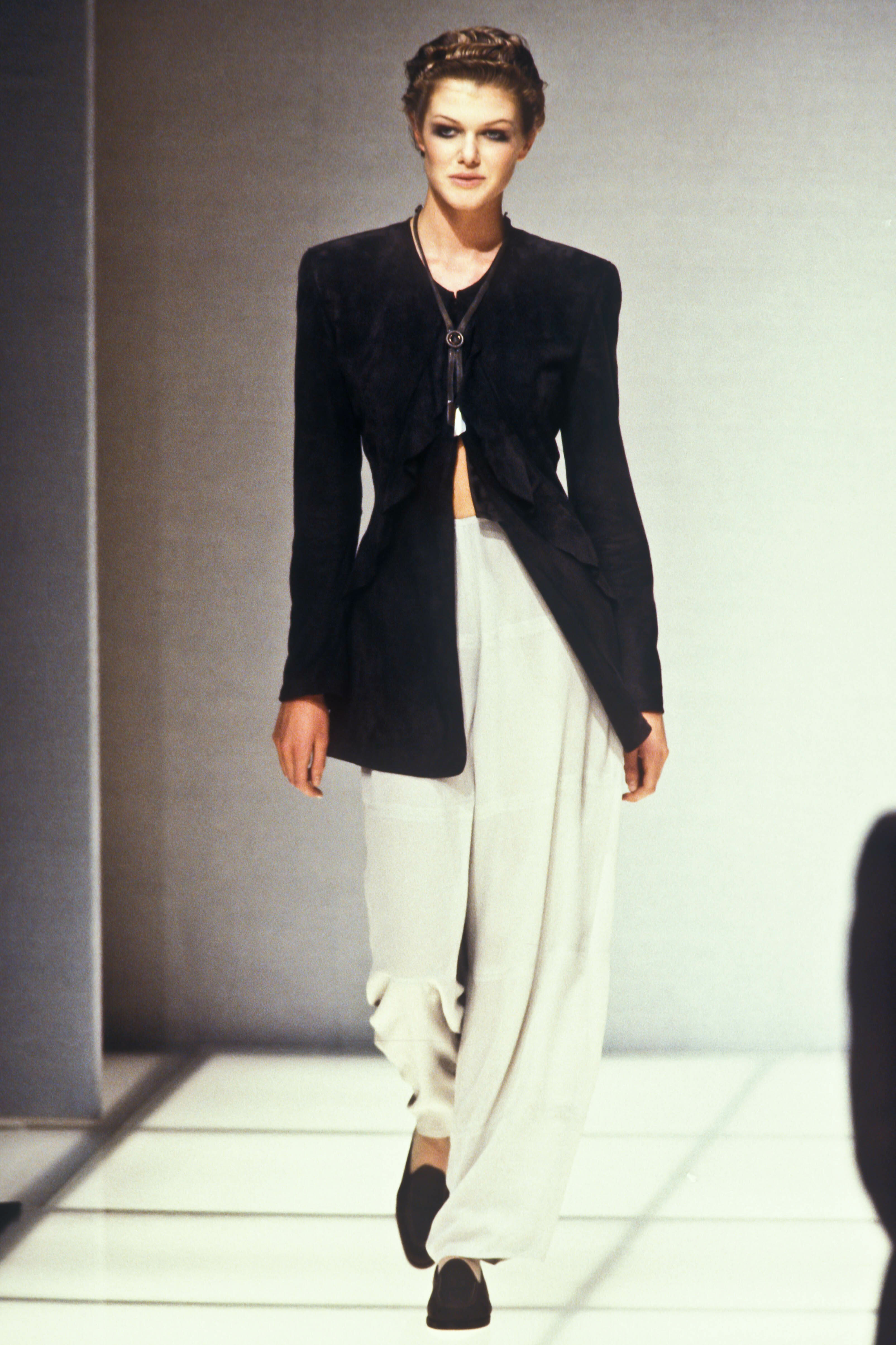 Giorgio Armani 1994 Women RTW 118.jpg