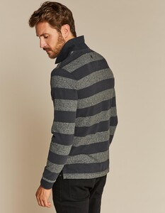 935991_Charcoal_Model_Back_1.jpg