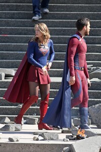 Melissa-Benoist-Supergirl-3rd-Season-Vancouver-Canada-May-2-2018-022.jpg