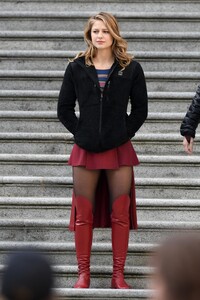 Melissa-Benoist-Supergirl-3rd-Season-Vancouver-Canada-May-2-2018-027.jpg